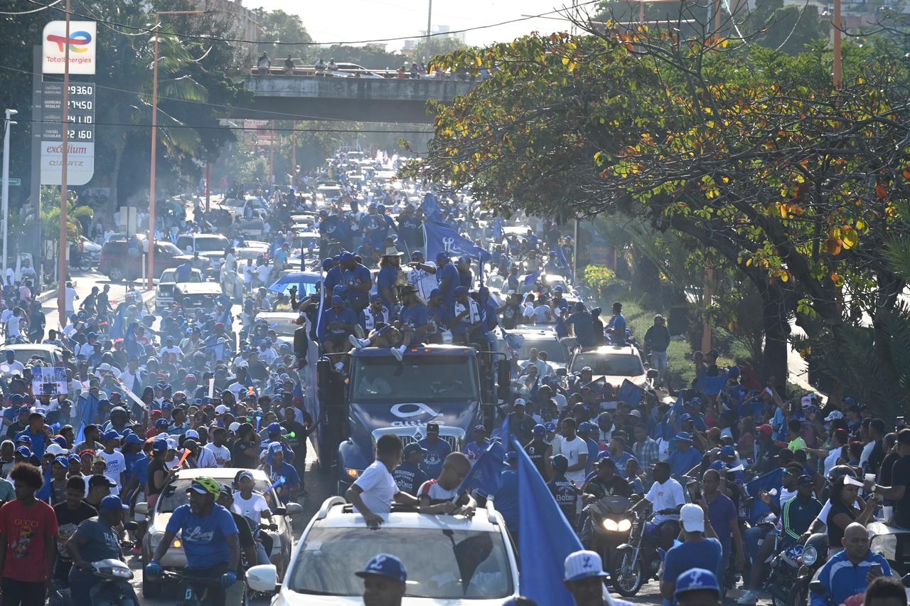 Hall y Alfaro colocan al Licey a una victoria de la corona 23