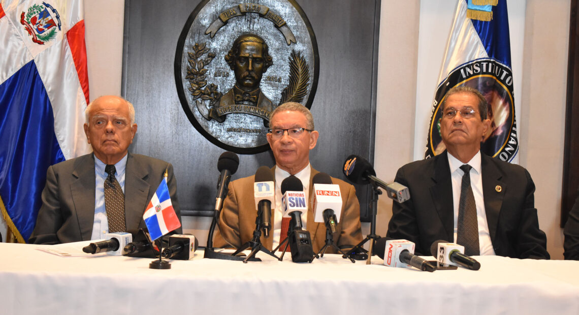 Foto 1, Wilson Gómez, Julio Rodríguez y Jacinto Pichardo.