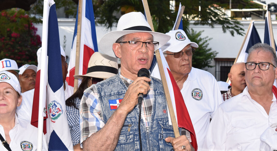 Foto 1, Wilson Gómez Ramírez interviene en la actividad.