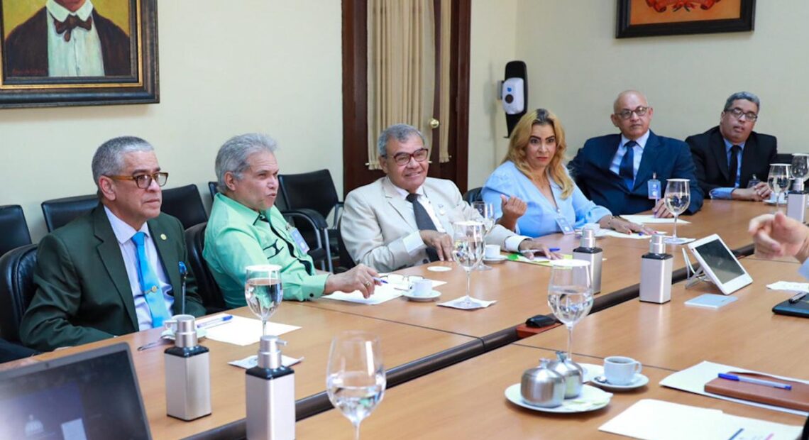 Gobierno-colegio medico